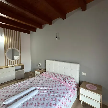 Vila Geni Lezhë