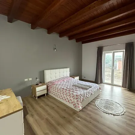 Vila Geni 빌라 *