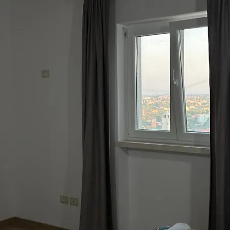 Vila Geni Lezhë