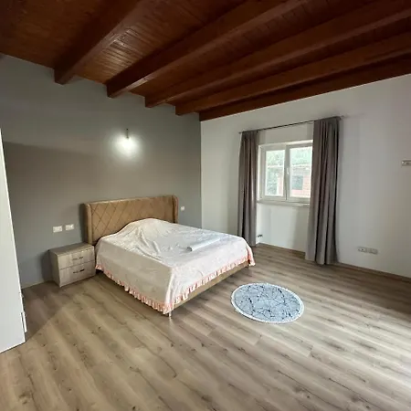 Vila Geni Lezhë