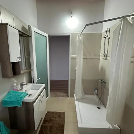 Vila Geni * Lezhë